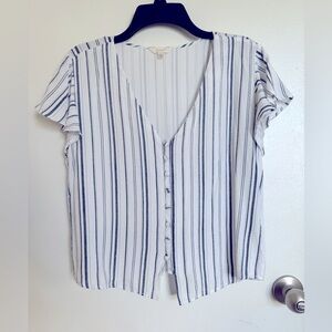 Striped V-Neck Button-Up Top,L🦋